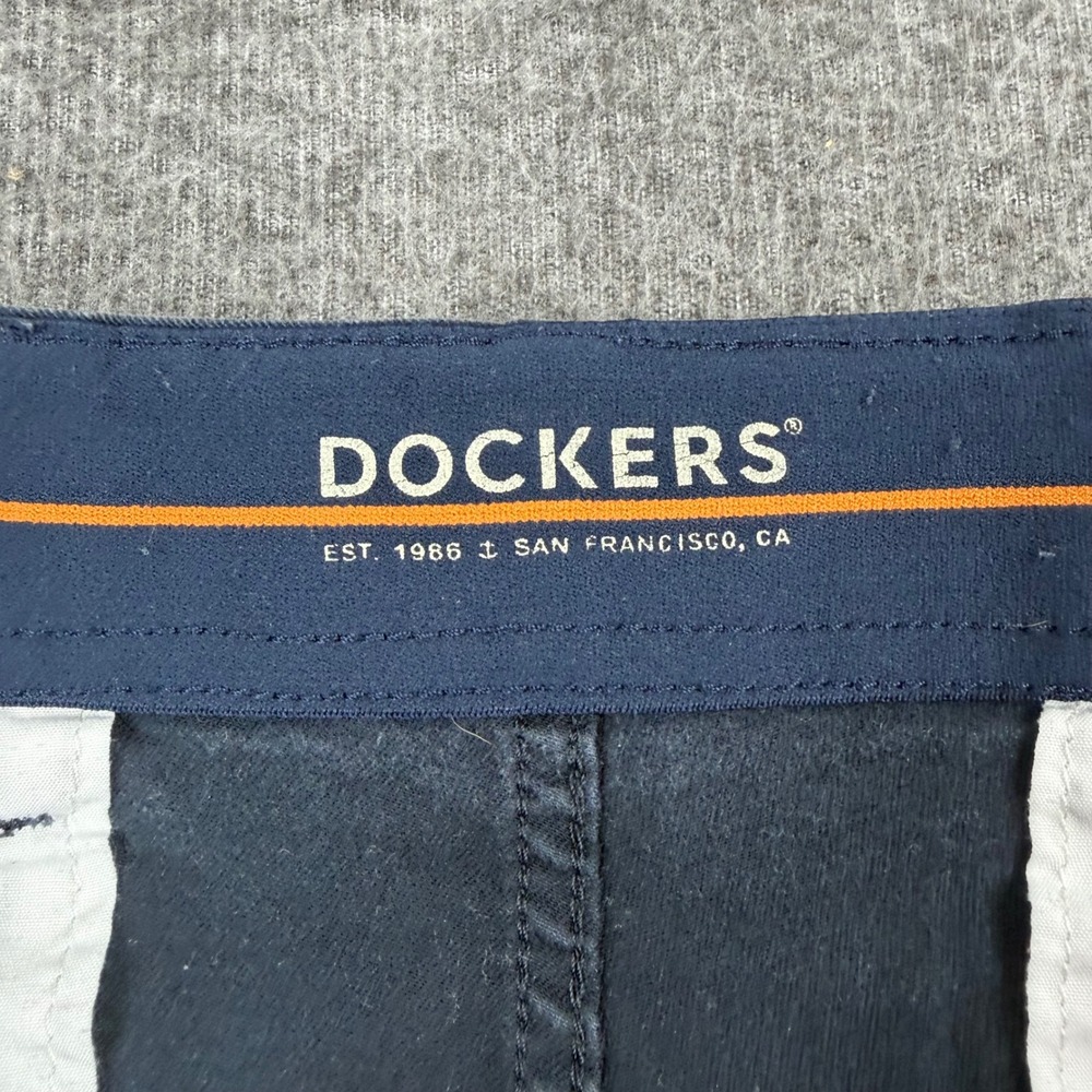 Dockers Chino Shorts Men's 34 Navy Blue Stretch Cotton Flat Front Casual - Picture 2 of 11